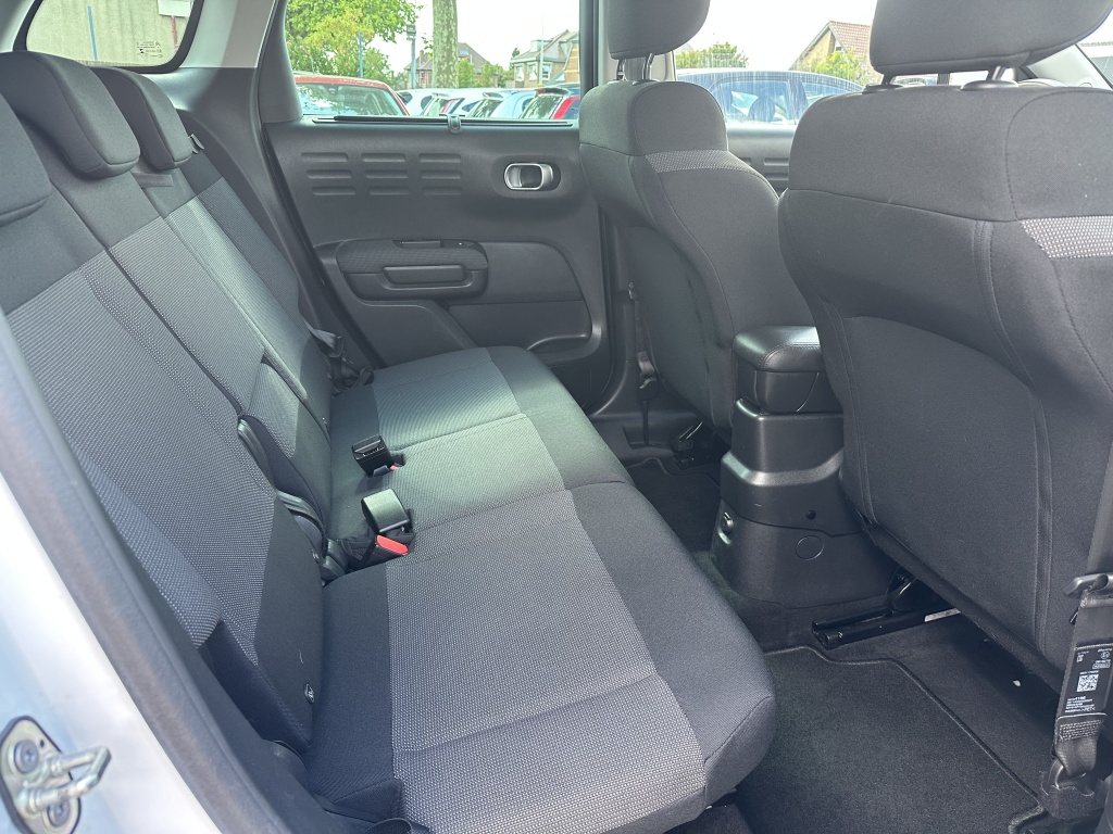 Citroën C3 Aircross Citroen C3 Aircross 1.2 Feel 110PK | Nieuwe distributieriem | Trekhaak |