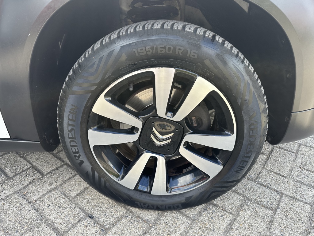 Citroën C3 Aircross Citroen C3 Aircross 1.2 Feel 110PK | Nieuwe distributieriem | Trekhaak |