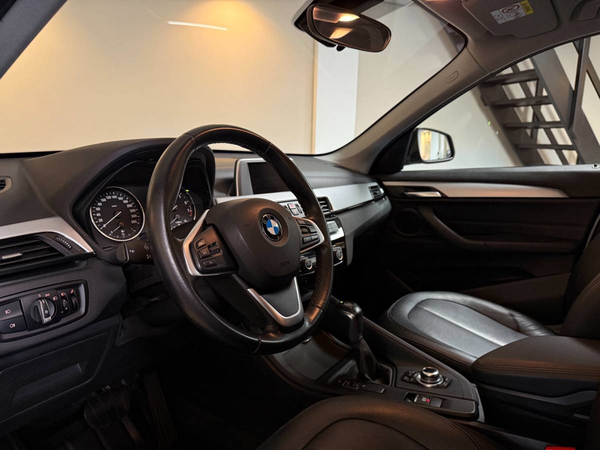 BMW X1 BMW X1 SDrive20i *Top onderhouden!* Automaat|Stoelverw.|Leer|Trekhaak|18”|192PK!