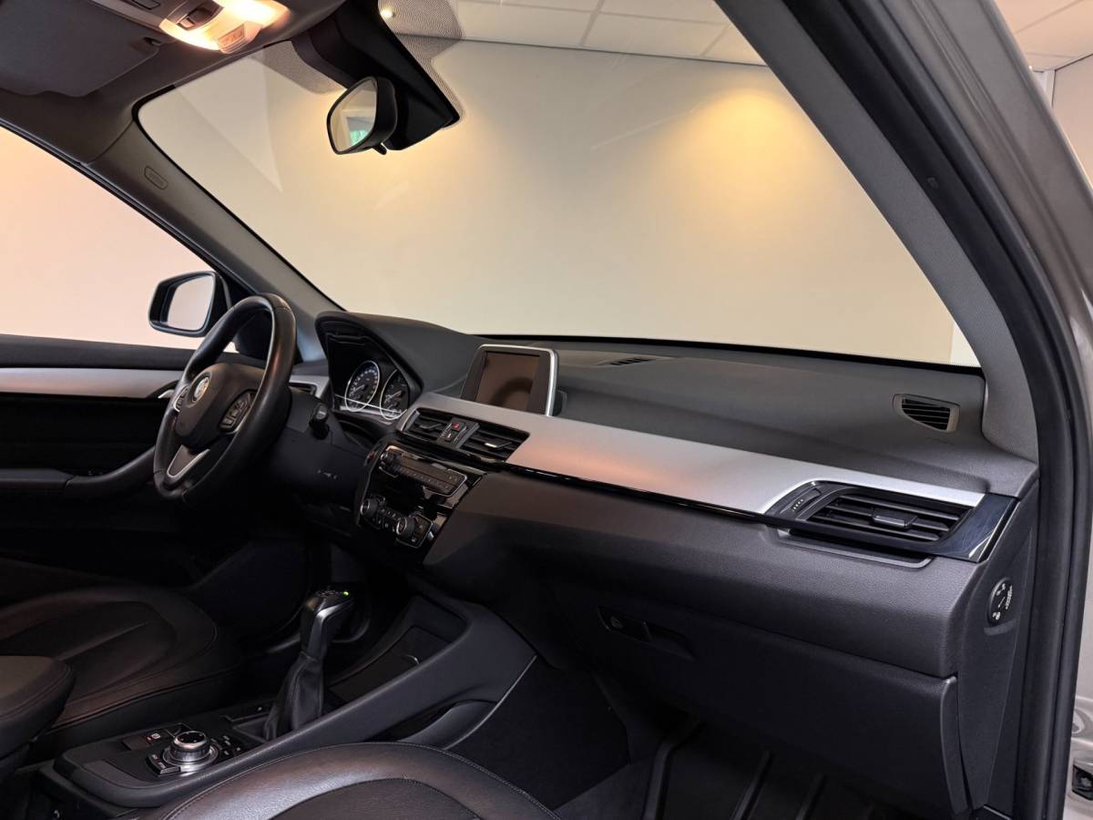 BMW X1 BMW X1 SDrive20i *Top onderhouden!* Automaat|Stoelverw.|Leer|Trekhaak|18”|192PK!