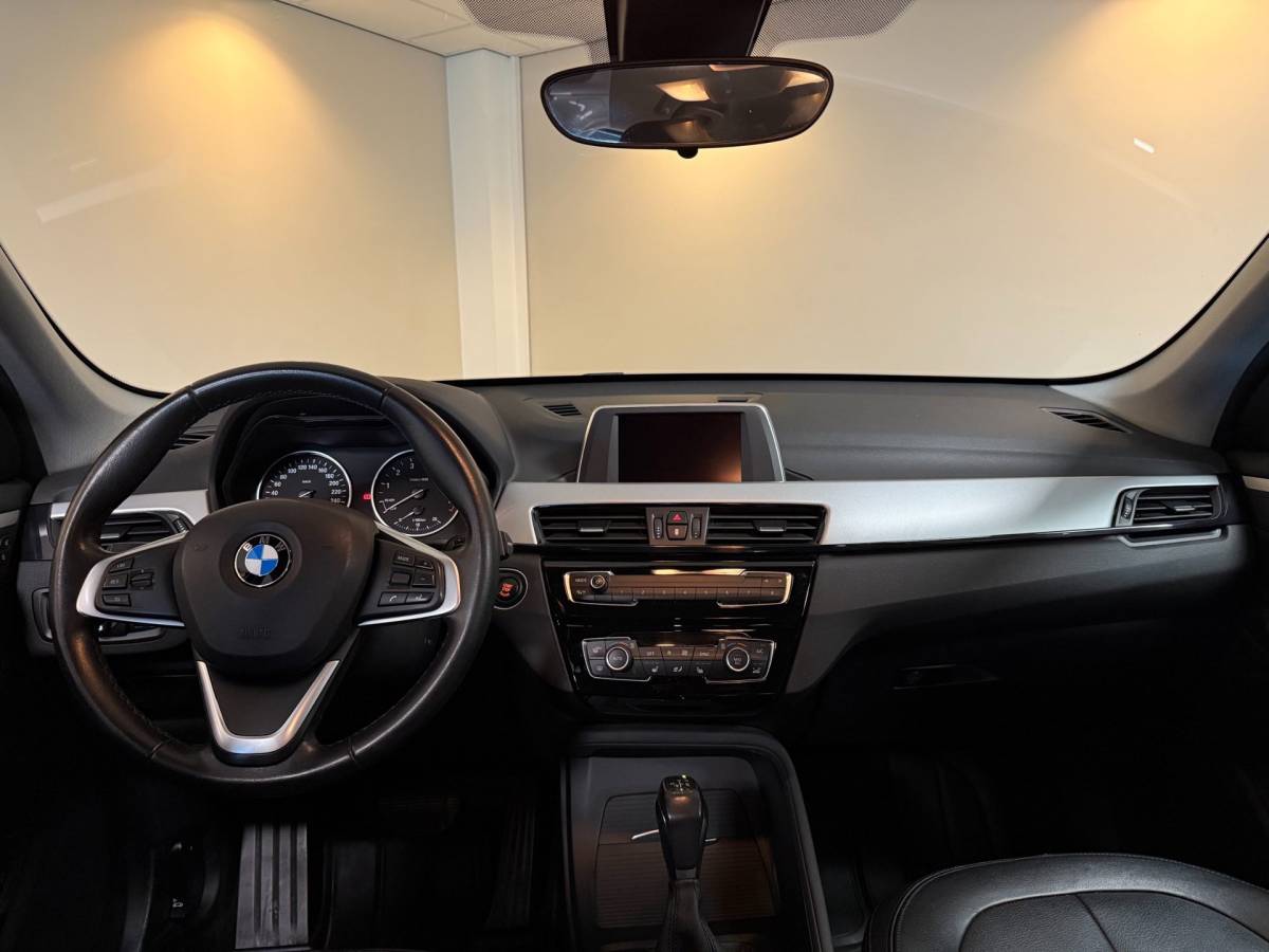 BMW X1 BMW X1 SDrive20i *Top onderhouden!* Automaat|Stoelverw.|Leer|Trekhaak|18”|192PK!