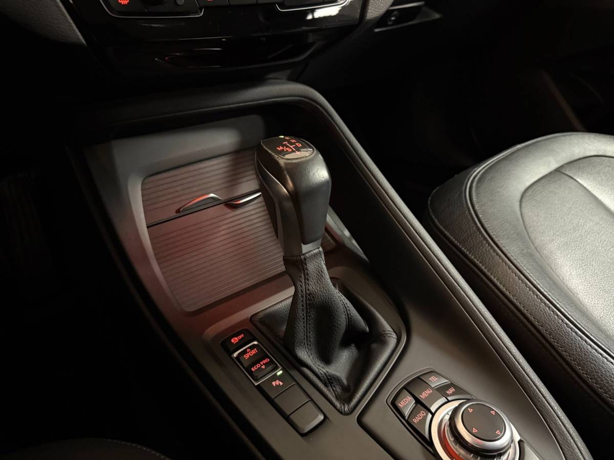 BMW X1 BMW X1 SDrive20i *Top onderhouden!* Automaat|Stoelverw.|Leer|Trekhaak|18”|192PK!