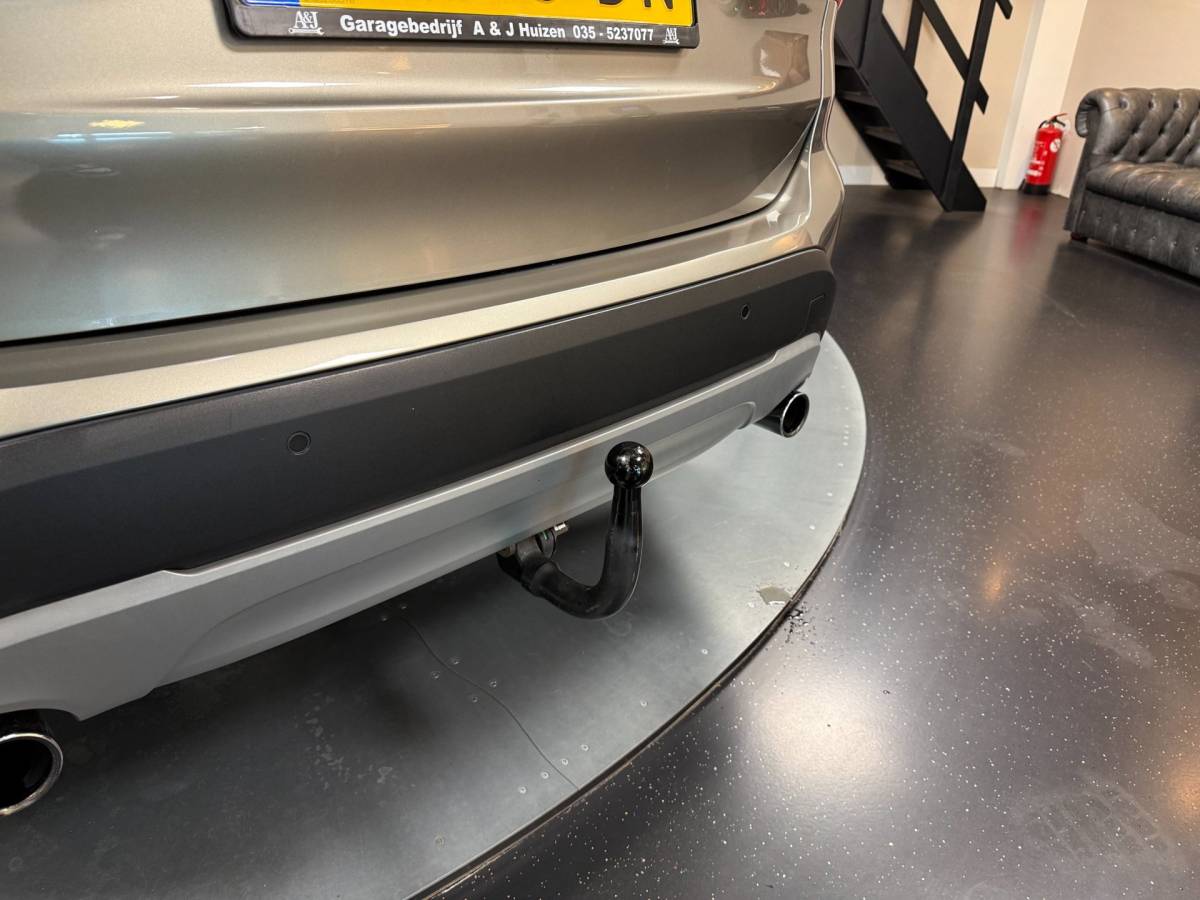 BMW X1 BMW X1 SDrive20i *Top onderhouden!* Automaat|Stoelverw.|Leer|Trekhaak|18”|192PK!