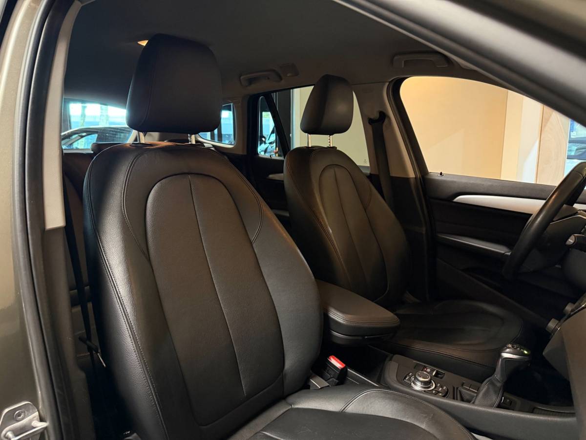 BMW X1 BMW X1 SDrive20i *Top onderhouden!* Automaat|Stoelverw.|Leer|Trekhaak|18”|192PK!