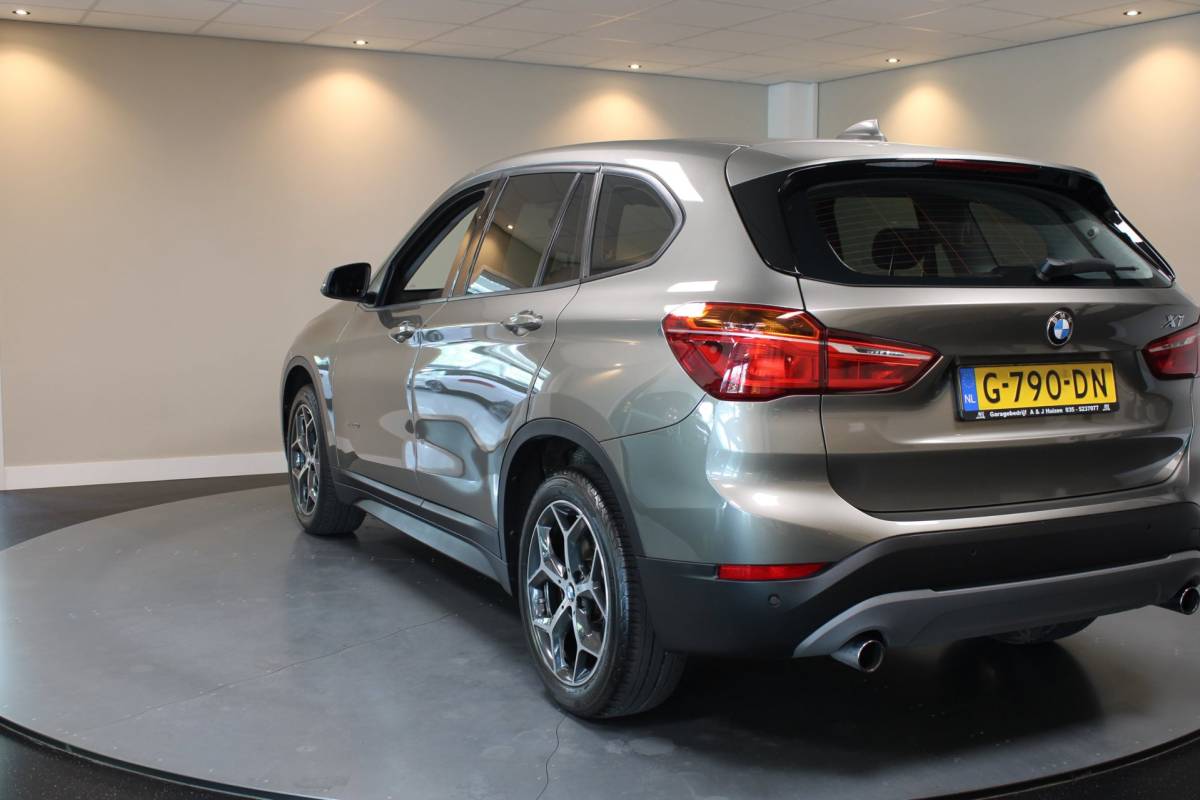 BMW X1 BMW X1 SDrive20i *Top onderhouden!* Automaat|Stoelverw.|Leer|Trekhaak|18”|192PK!