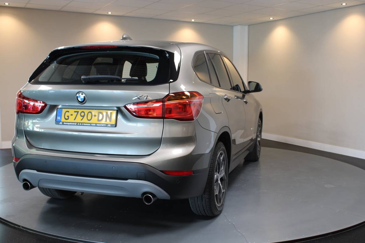 BMW X1 BMW X1 SDrive20i *Top onderhouden!* Automaat|Stoelverw.|Leer|Trekhaak|18”|192PK!