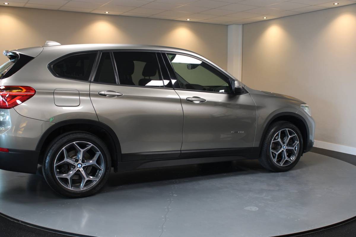 BMW X1 BMW X1 SDrive20i *Top onderhouden!* Automaat|Stoelverw.|Leer|Trekhaak|18”|192PK!