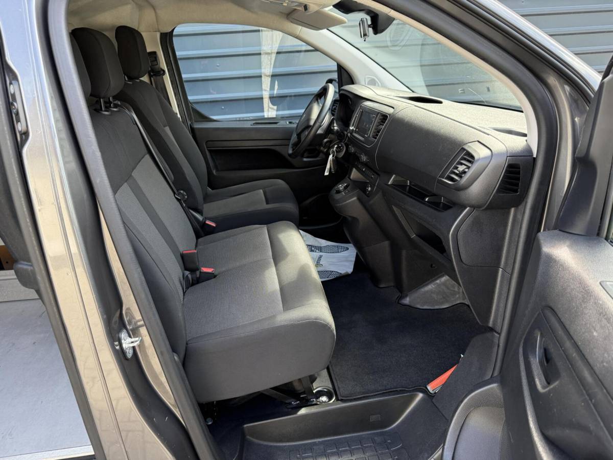 Peugeot Expert Peugeot Expert 2.0 BlueHDI 145 L3 Autom. 3 zits Navi Trekh.
