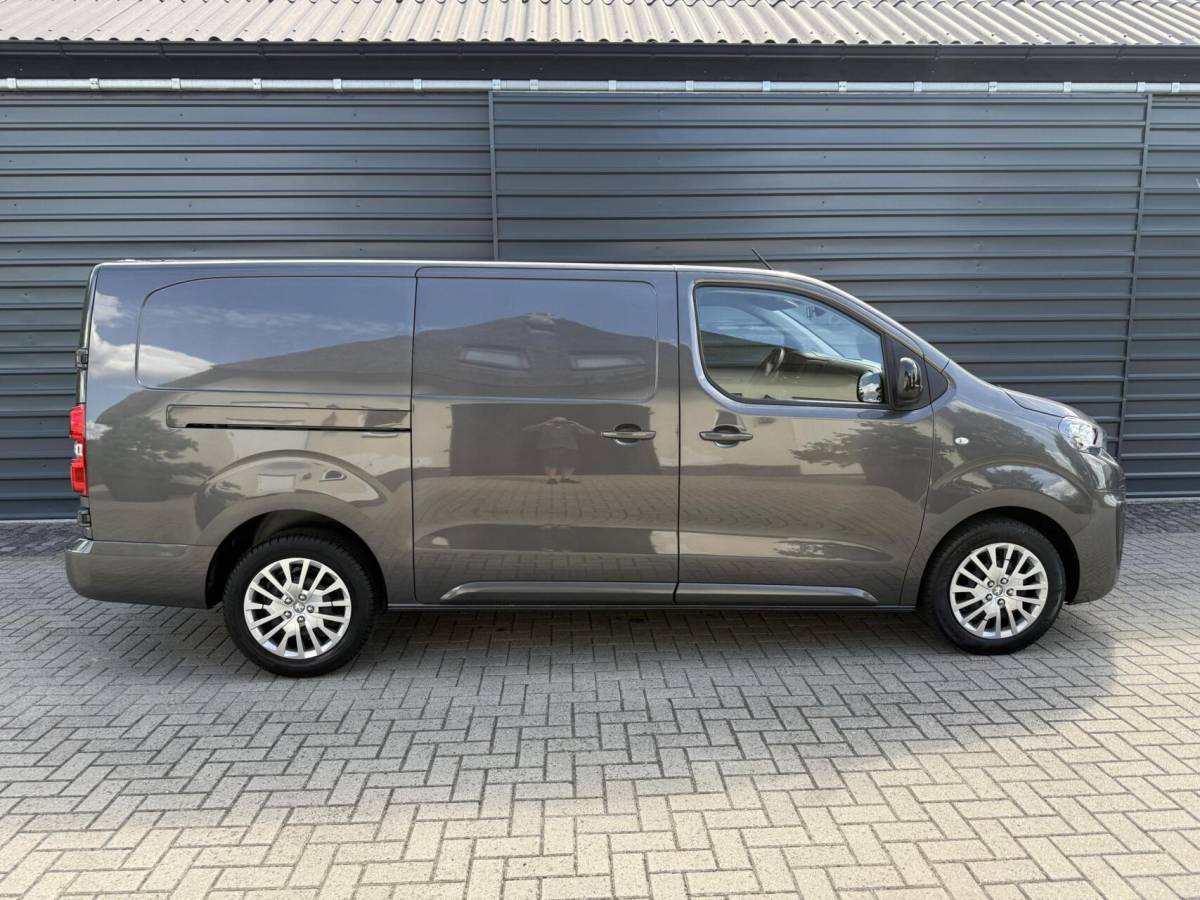 Peugeot Expert Peugeot Expert 2.0 BlueHDI 145 L3 Autom. 3 zits Navi Trekh.