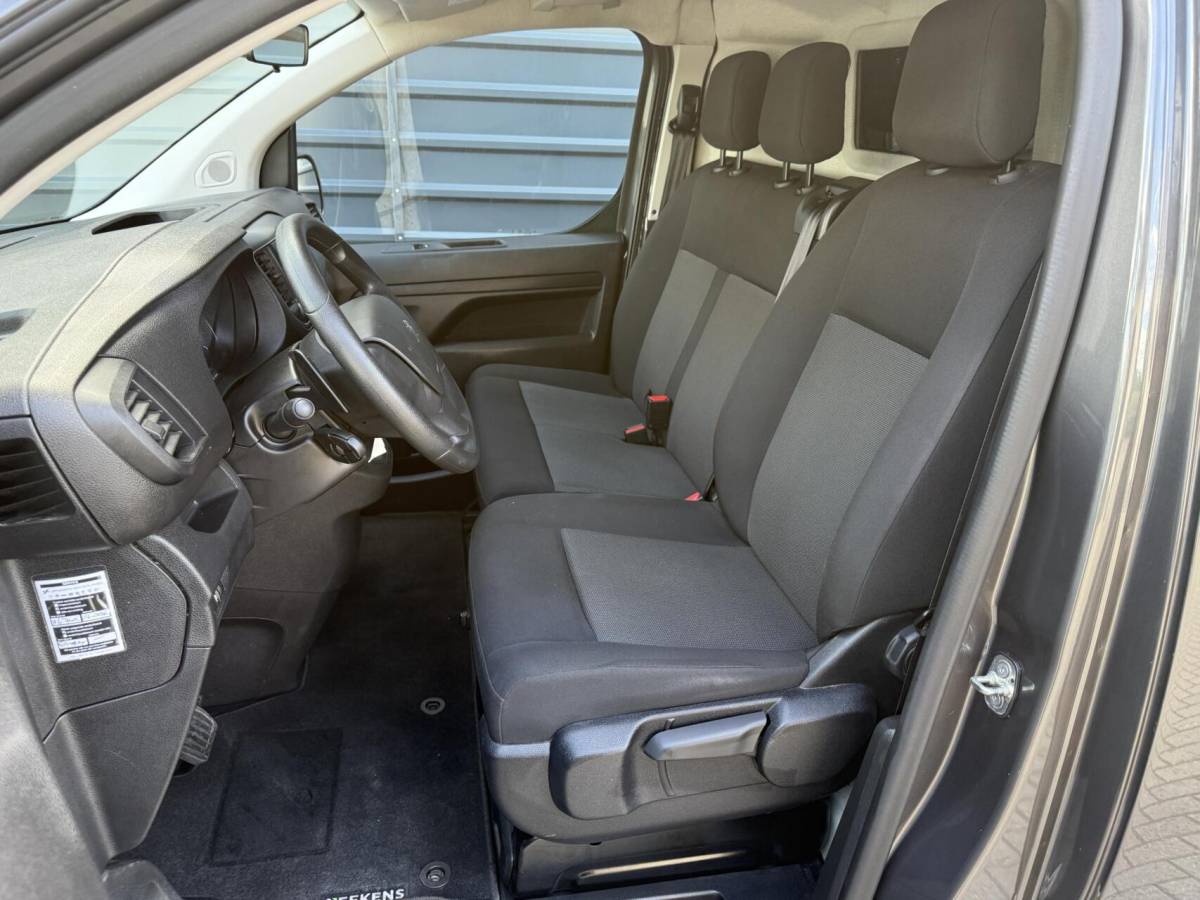 Peugeot Expert Peugeot Expert 2.0 BlueHDI 145 L3 Autom. 3 zits Navi Trekh.