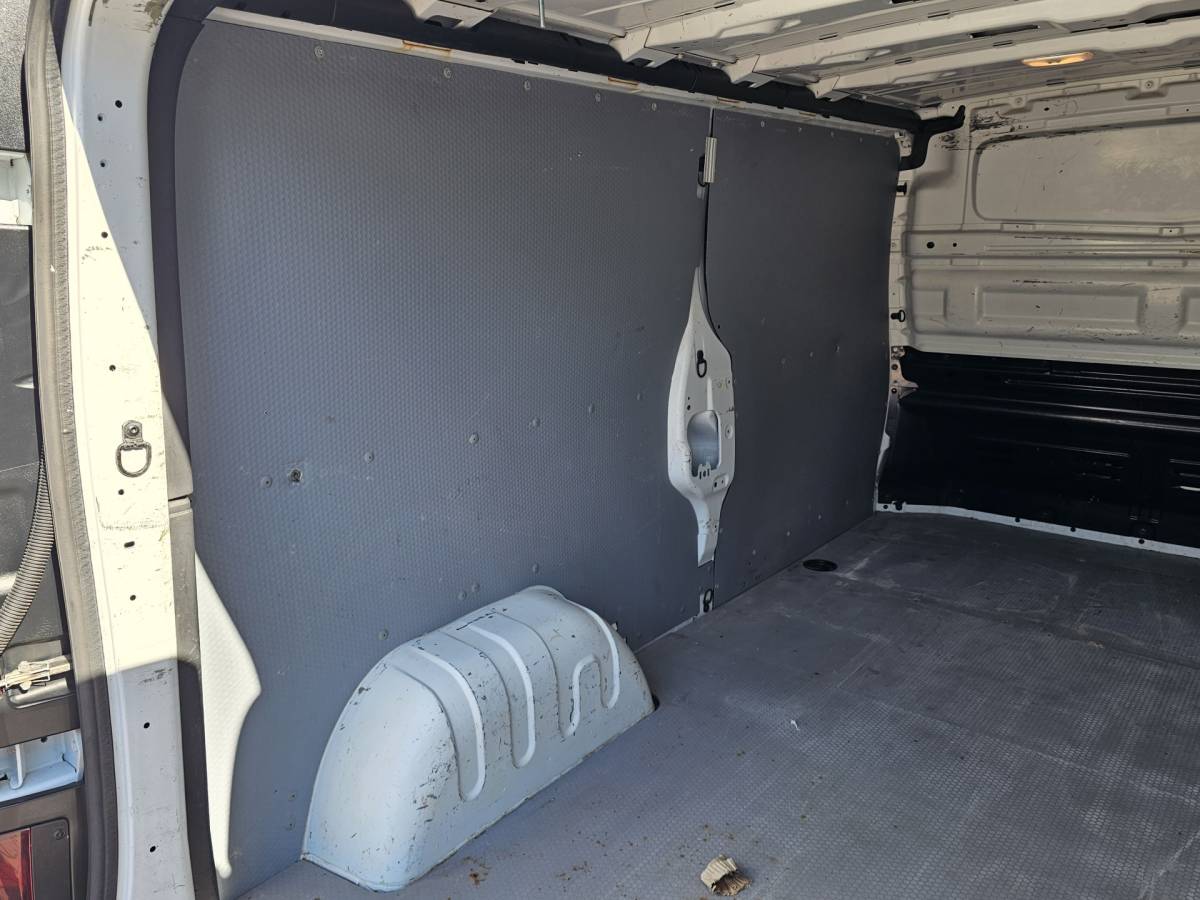 Renault Trafic Renault Trafic 1.6 dCi T29 L2H1 Comfort | Airco | Trekhaak | App-connect | Standkachel | Betimmering | Stoelverwarming | Bijrijdersbank |