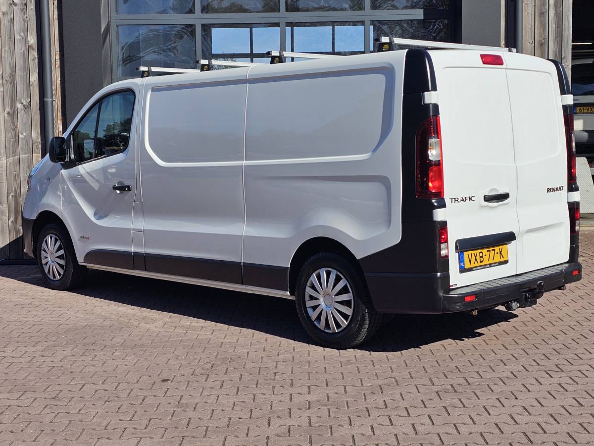 Renault Trafic Renault Trafic 1.6 dCi T29 L2H1 Comfort | Airco | Trekhaak | App-connect | Standkachel | Betimmering | Stoelverwarming | Bijrijdersbank |