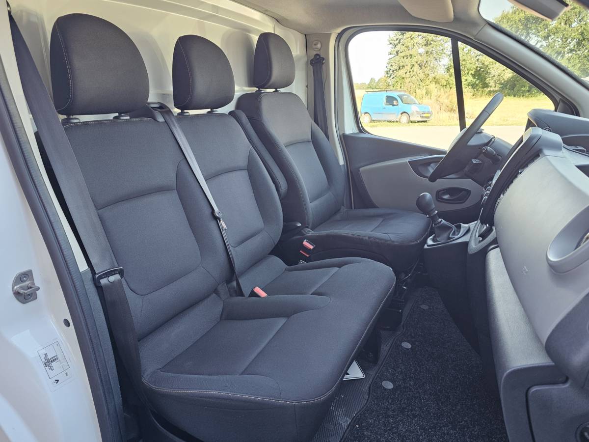Renault Trafic Renault Trafic 1.6 dCi T29 L2H1 Comfort | Airco | Trekhaak | App-connect | Standkachel | Betimmering | Stoelverwarming | Bijrijdersbank |