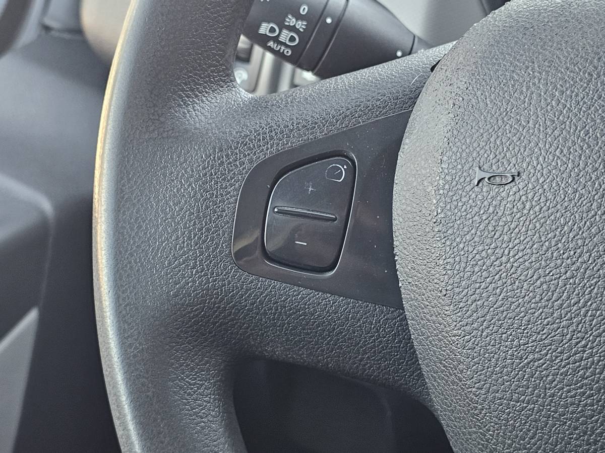 Renault Trafic Renault Trafic 1.6 dCi T29 L2H1 Comfort | Airco | Trekhaak | App-connect | Standkachel | Betimmering | Stoelverwarming | Bijrijdersbank |