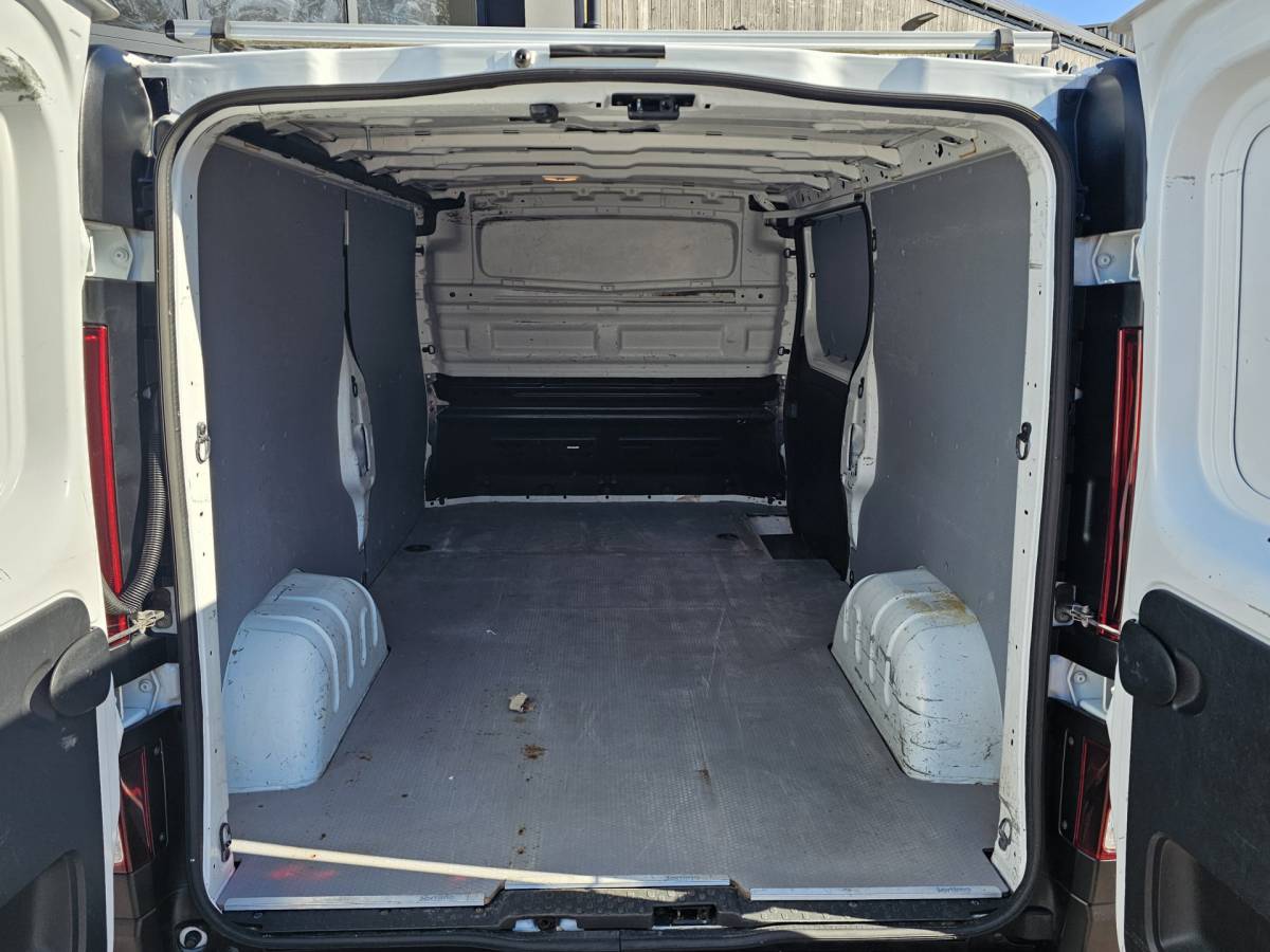 Renault Trafic Renault Trafic 1.6 dCi T29 L2H1 Comfort | Airco | Trekhaak | App-connect | Standkachel | Betimmering | Stoelverwarming | Bijrijdersbank |