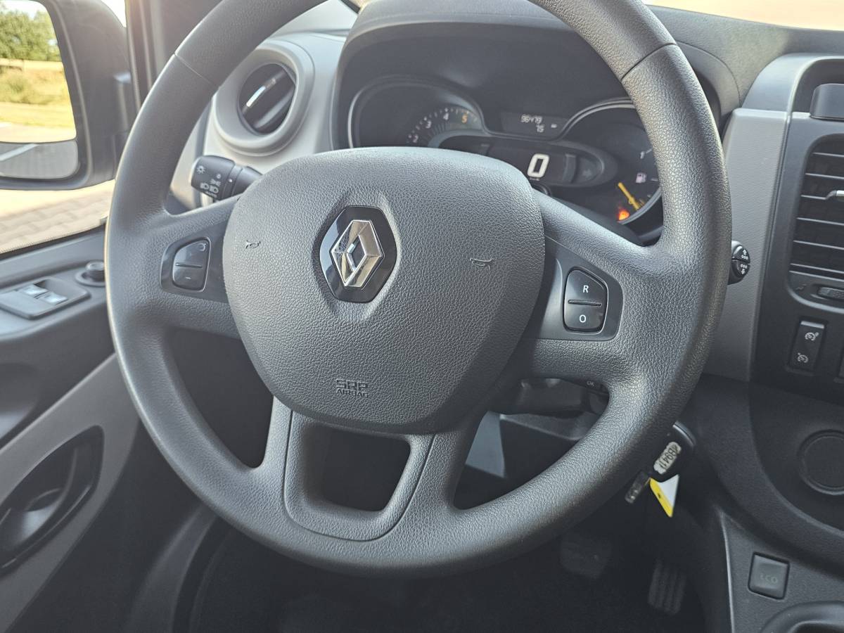 Renault Trafic Renault Trafic 1.6 dCi T29 L2H1 Comfort | Airco | Trekhaak | App-connect | Standkachel | Betimmering | Stoelverwarming | Bijrijdersbank |