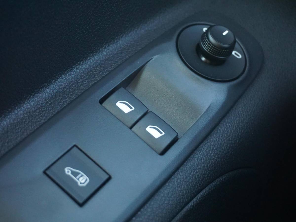 Peugeot e-Partner Peugeot e-Partner L1 50 kWh | 0% rente | camera | Apple Carplay/Android Auto  | laadruimtebetimmering | Comfort stoelen | rijklaarprijs
