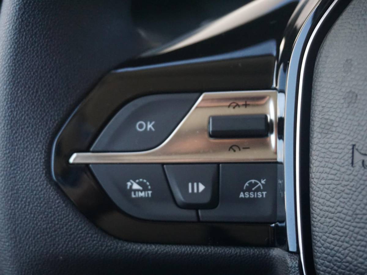 Peugeot e-Partner Peugeot e-Partner L1 50 kWh | 0% rente | camera | Apple Carplay/Android Auto  | laadruimtebetimmering | Comfort stoelen | rijklaarprijs