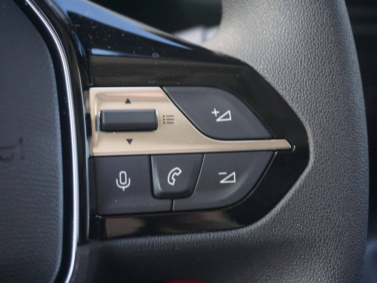 Peugeot e-Partner Peugeot e-Partner L1 50 kWh | 0% rente | camera | Apple Carplay/Android Auto  | laadruimtebetimmering | Comfort stoelen | rijklaarprijs