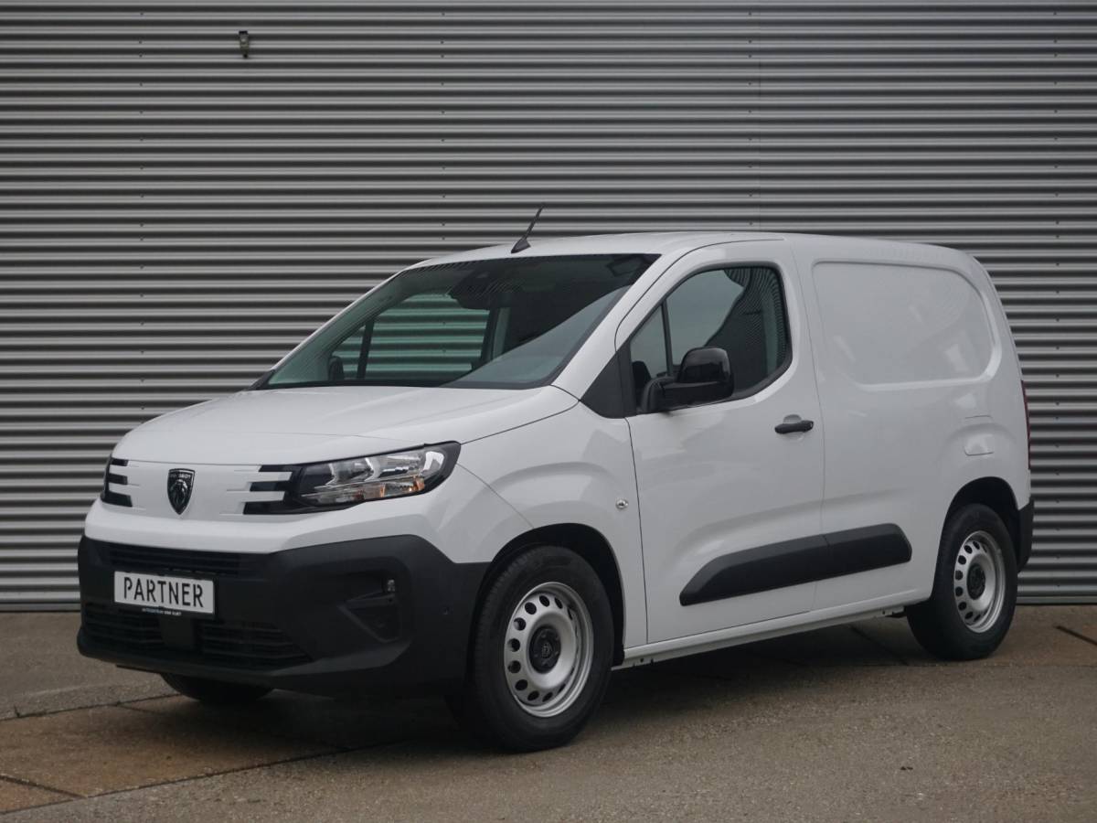 Peugeot e-Partner Peugeot e-Partner L1 50 kWh | 0% rente | camera | Apple Carplay/Android Auto  | laadruimtebetimmering | Comfort stoelen | rijklaarprijs