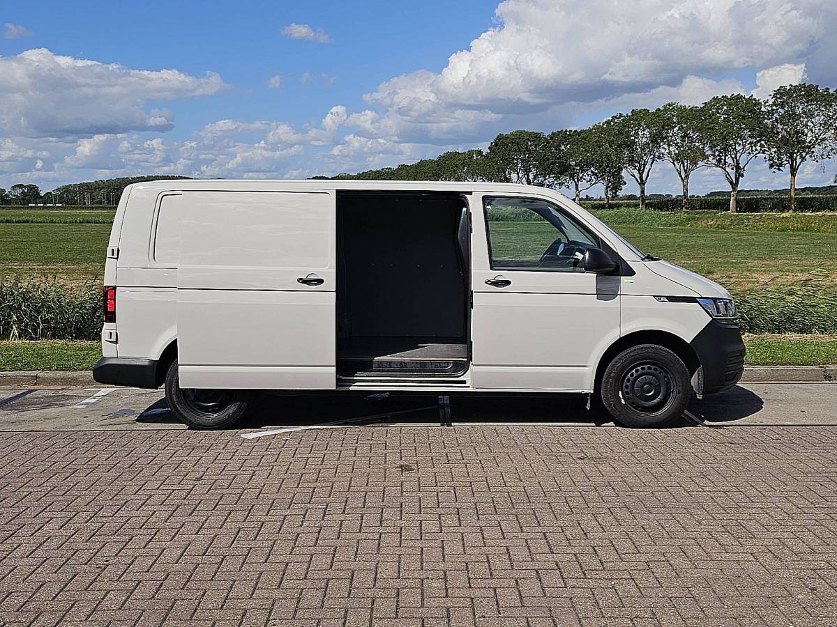 Volkswagen Transporter VOLKSWAGEN TRANSPORTER 2.0 TDI t6.1 150pk l2h1 autm