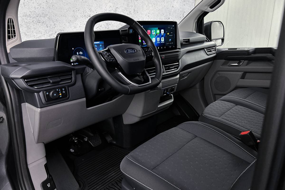 Ford Transit Custom Ford Transit Custom 2.5 PHEV L2H1 Limited | 2-zitplaatsen rechtsvoor | Camera