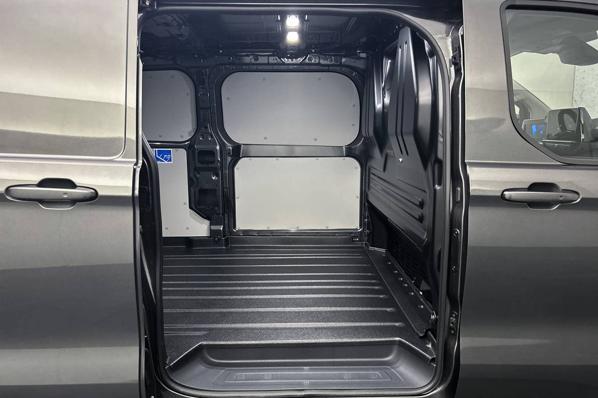 Ford Transit Custom Ford Transit Custom 2.5 PHEV L2H1 Limited | 2-zitplaatsen rechtsvoor | Camera