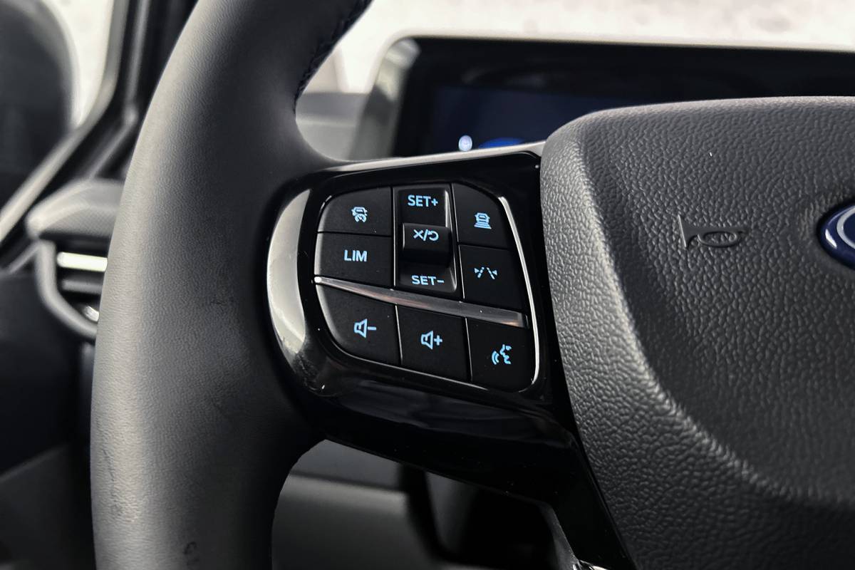 Ford Transit Custom Ford Transit Custom 2.5 PHEV L2H1 Limited | 2-zitplaatsen rechtsvoor | Camera