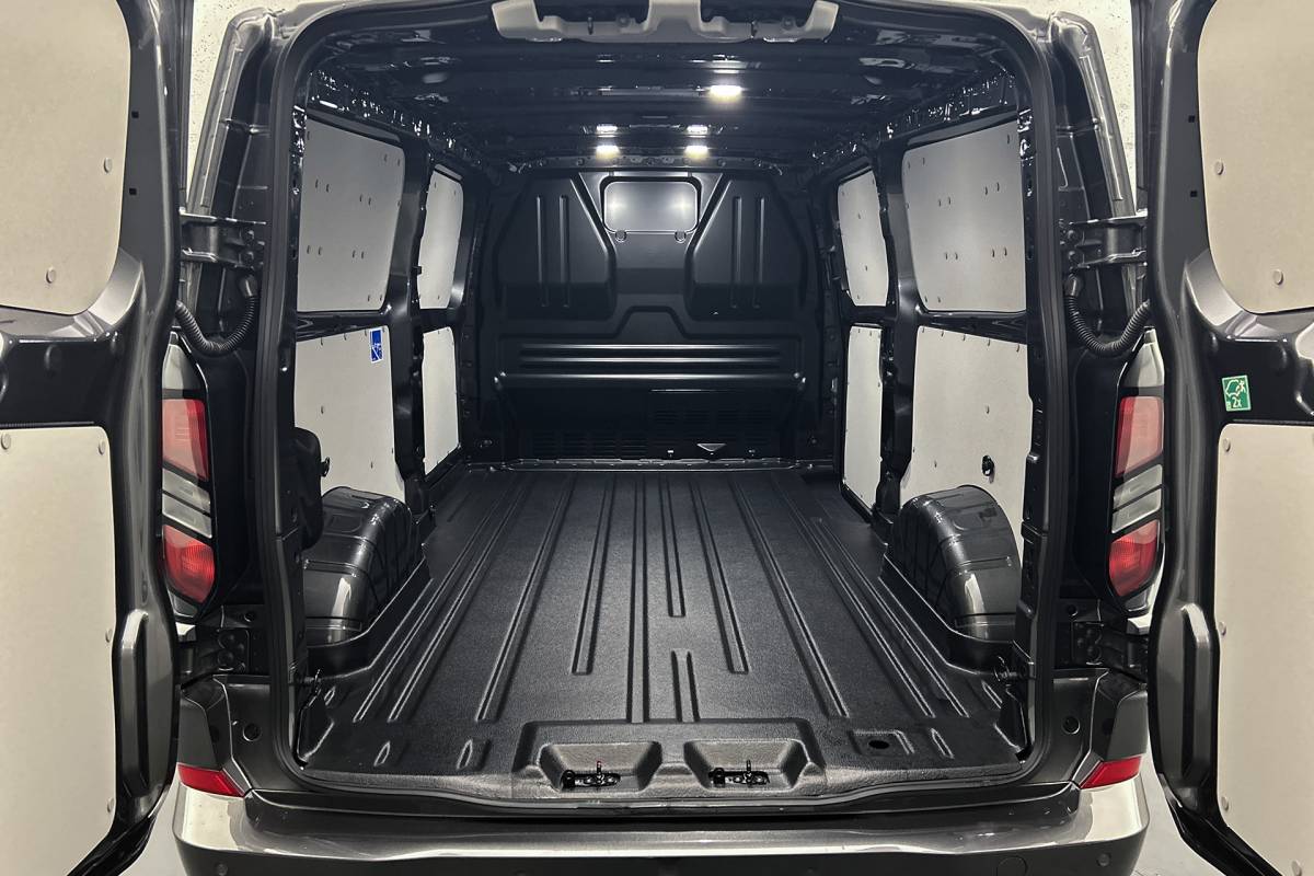 Ford Transit Custom Ford Transit Custom 2.5 PHEV L2H1 Limited | 2-zitplaatsen rechtsvoor | Camera