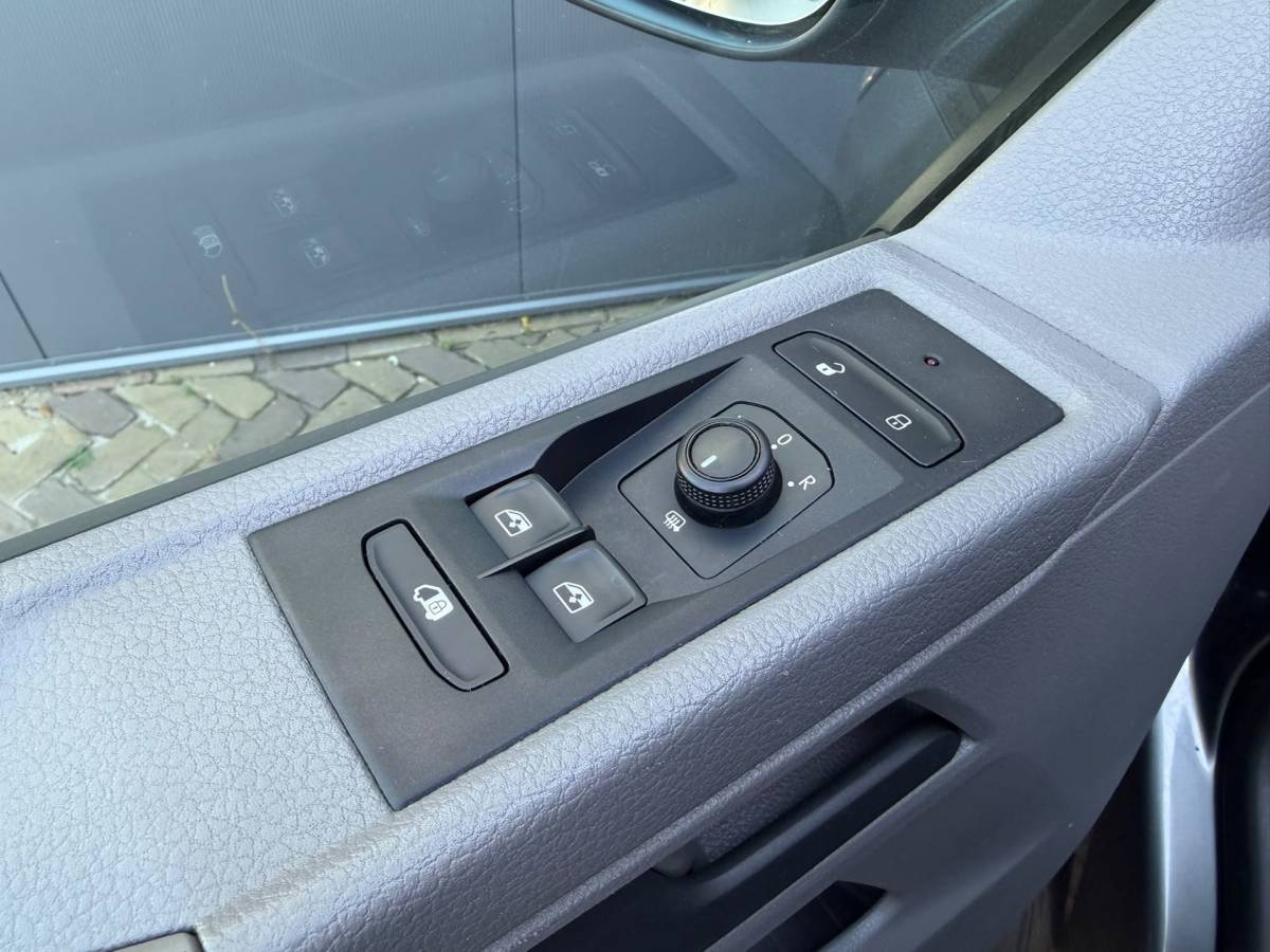 Volkswagen Transporter Volkswagen TRANSPORTER 2.0 TDI L2H1 28 Highline|PDC|CRUISE|CARPLAY
