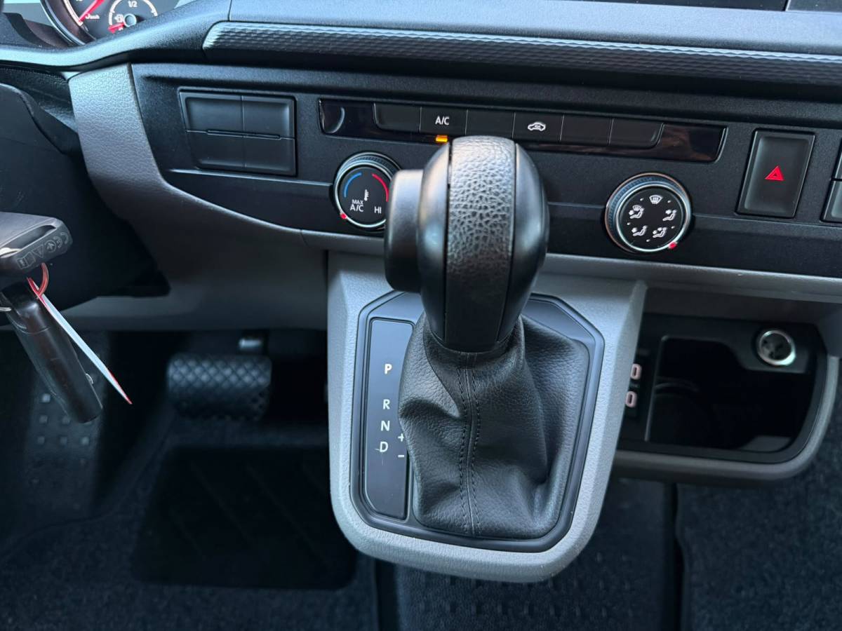 Volkswagen Transporter Volkswagen TRANSPORTER 2.0 TDI L2H1 28 Highline|PDC|CRUISE|CARPLAY