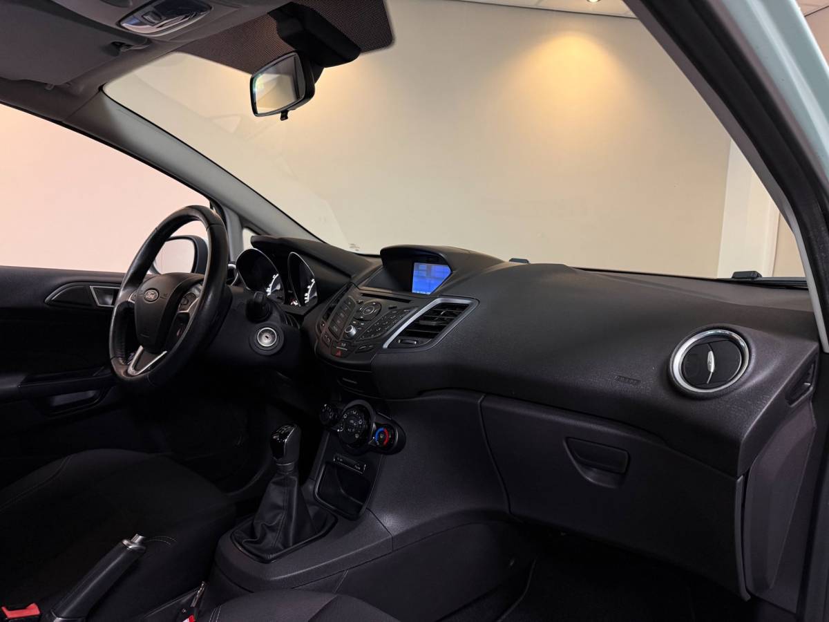 Ford Fiesta Ford Fiesta 1.0 Style Ultimate *Mint-Groen!* All-seasons|Cruise|Navi|PDC|BT|NAP