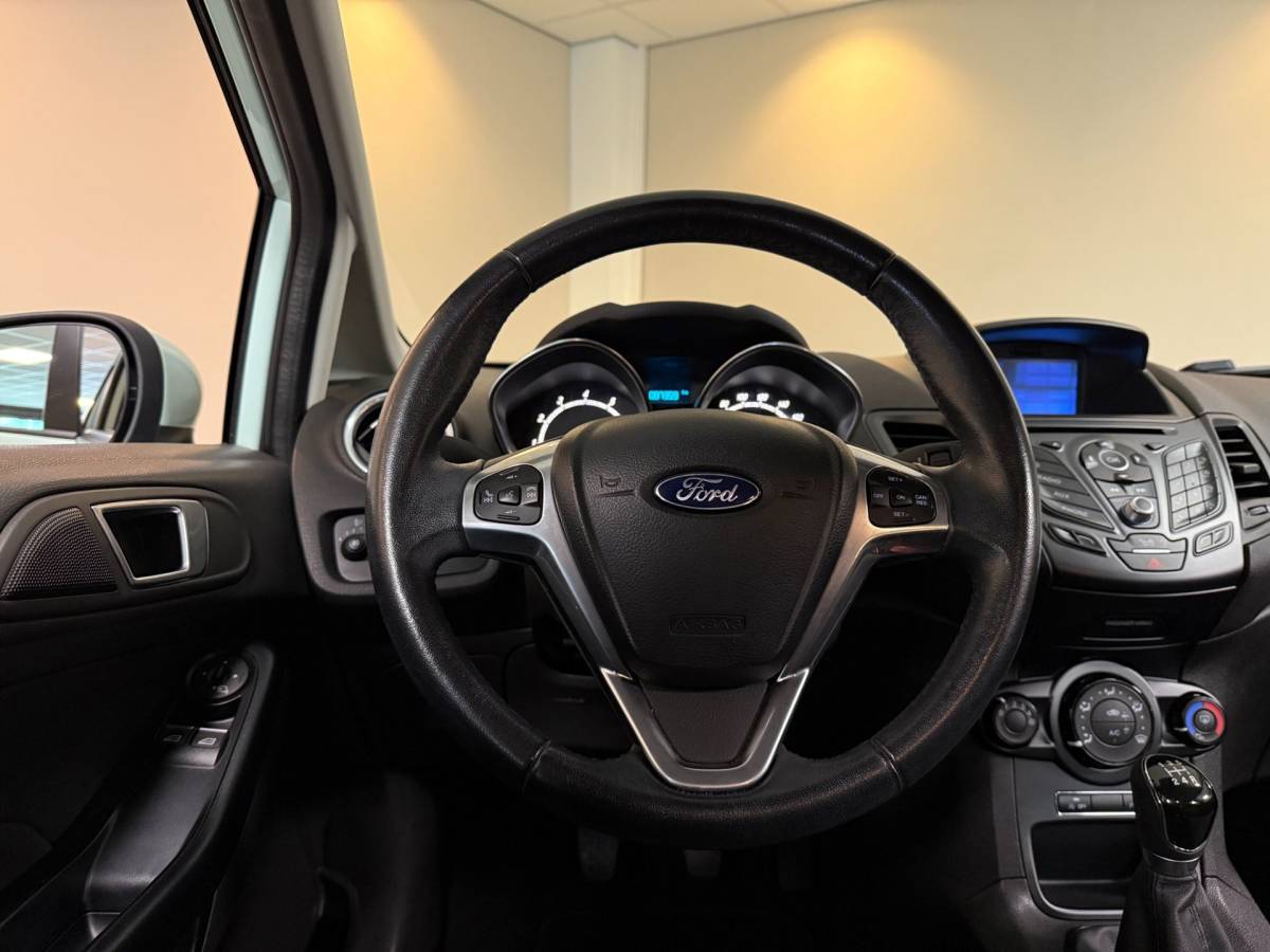 Ford Fiesta Ford Fiesta 1.0 Style Ultimate *Mint-Groen!* All-seasons|Cruise|Navi|PDC|BT|NAP