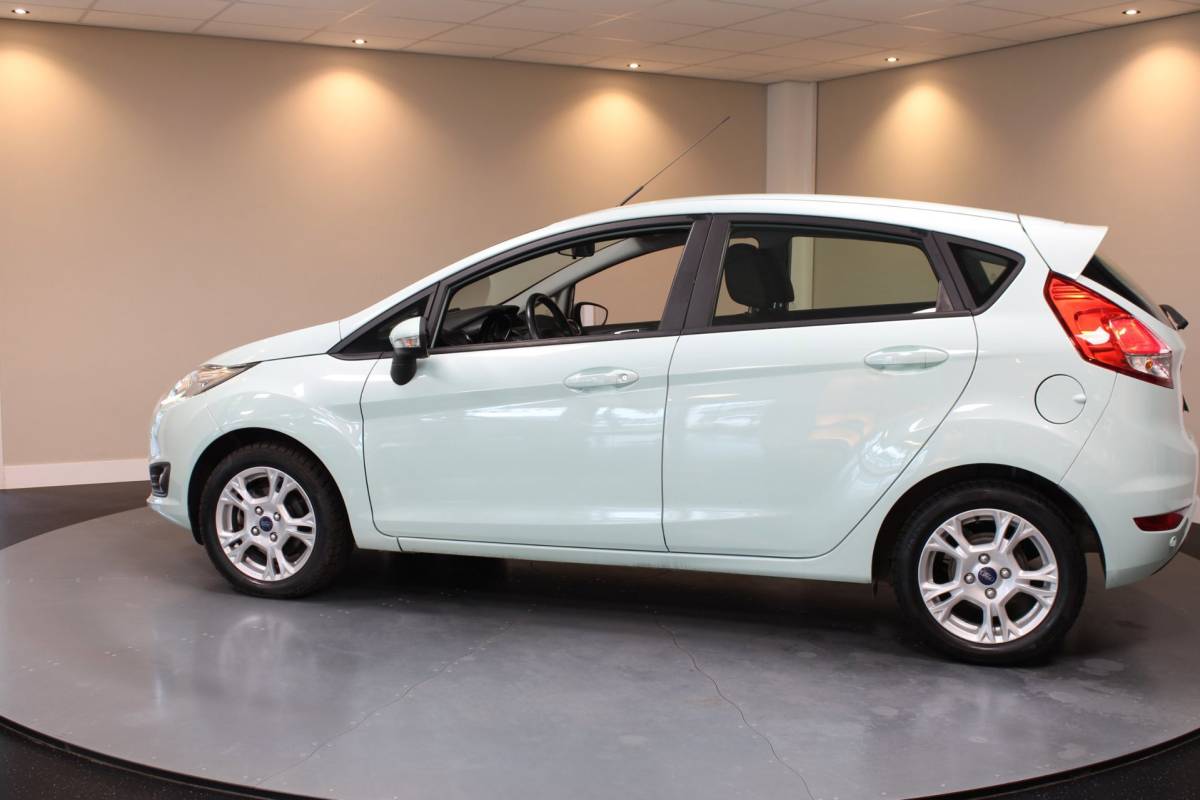 Ford Fiesta Ford Fiesta 1.0 Style Ultimate *Mint-Groen!* All-seasons|Cruise|Navi|PDC|BT|NAP