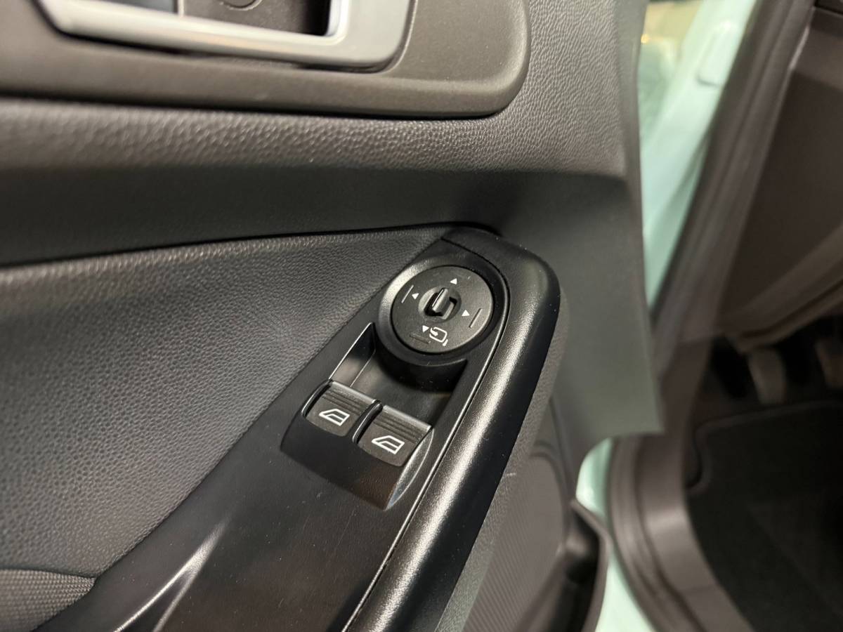 Ford Fiesta Ford Fiesta 1.0 Style Ultimate *Mint-Groen!* All-seasons|Cruise|Navi|PDC|BT|NAP