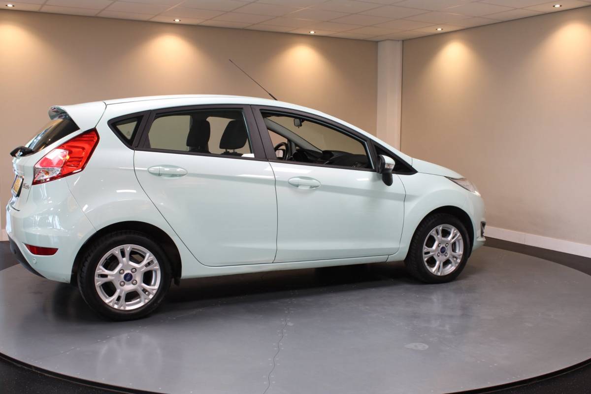 Ford Fiesta Ford Fiesta 1.0 Style Ultimate *Mint-Groen!* All-seasons|Cruise|Navi|PDC|BT|NAP