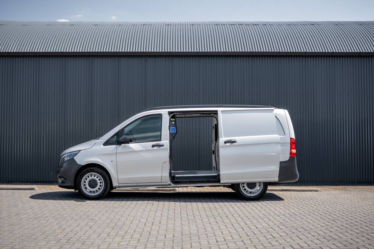 Mercedes-Benz Vito Mercedes-Benz Vito 114 CDI | 136 PK | Automaat | Camera | Cruise | PDC | Zijschuifdeur R+L  | Airco
