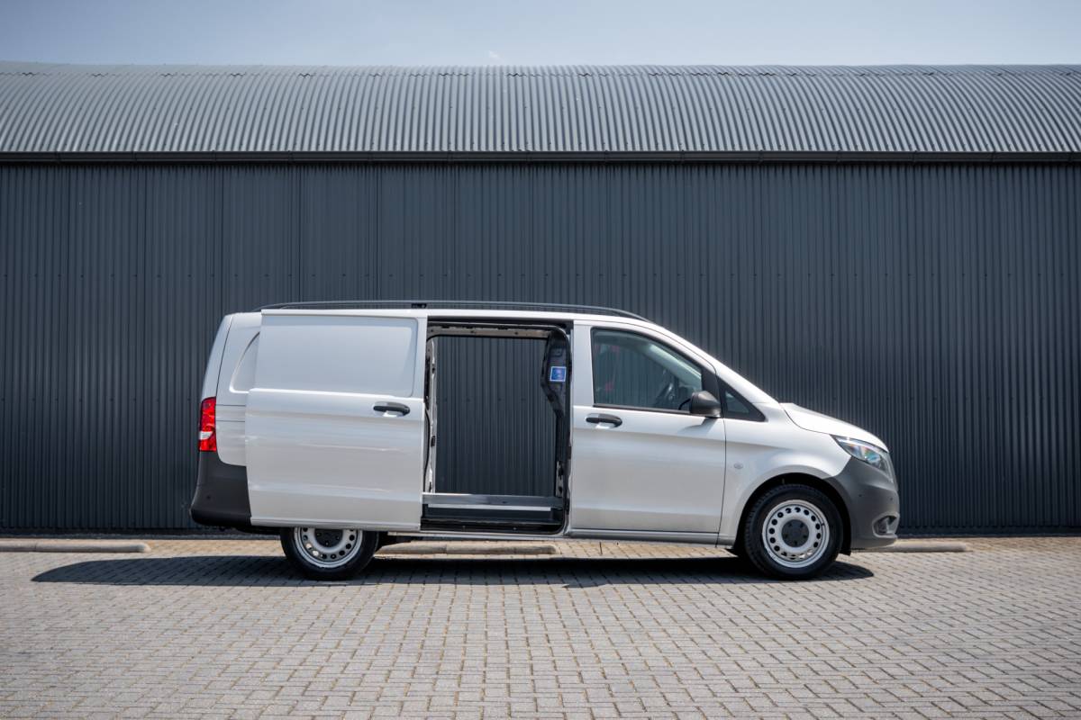 Mercedes-Benz Vito Mercedes-Benz Vito 114 CDI | 136 PK | Automaat | Camera | Cruise | PDC | Zijschuifdeur R+L  | Airco