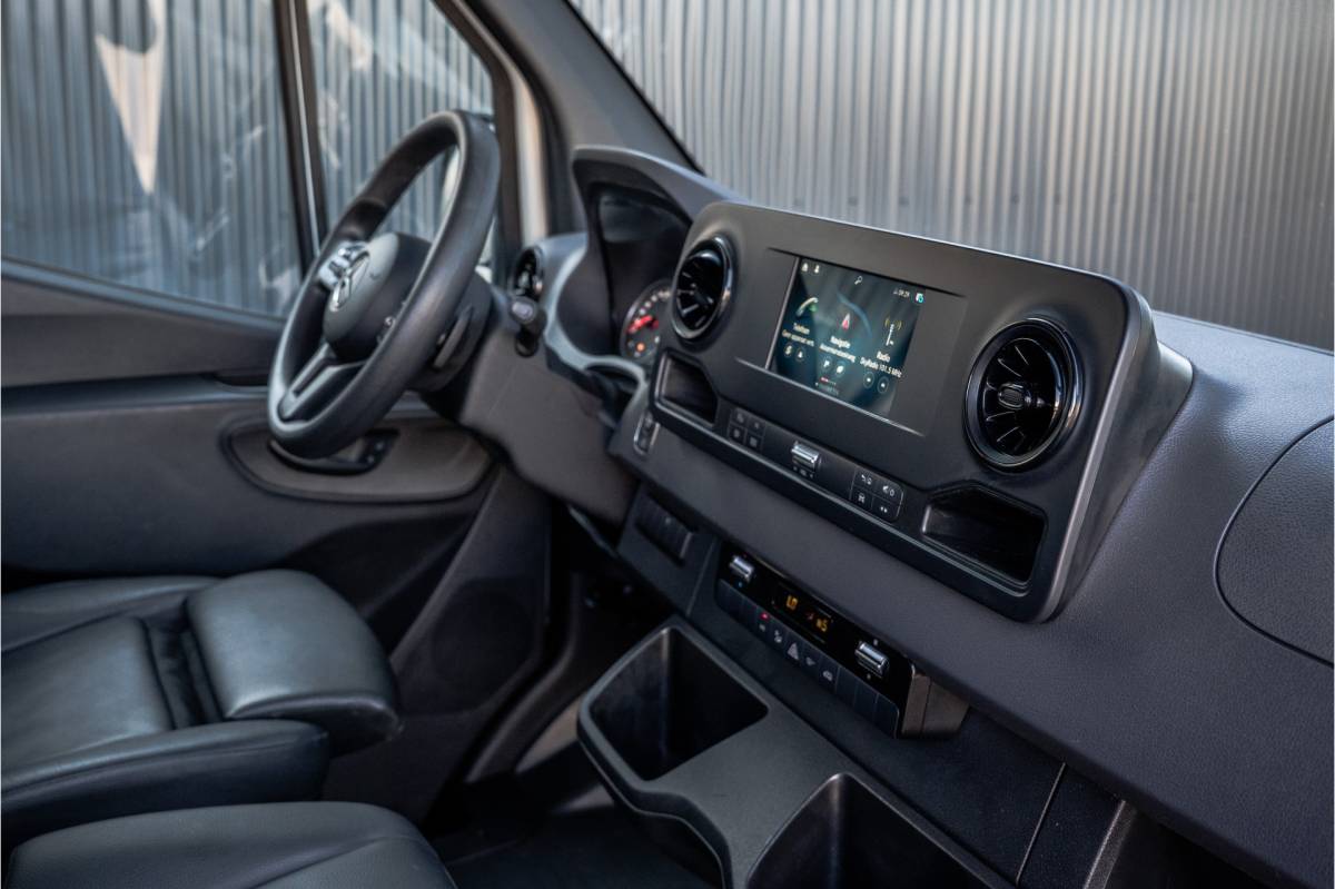 Mercedes-Benz Sprinter Mercedes-Benz Sprinter 516 CDI L3H2 | 7-Zits | 3.5T Trekgwicht | Automaat | Camera | Mbux | Climatronic | Trekhaak