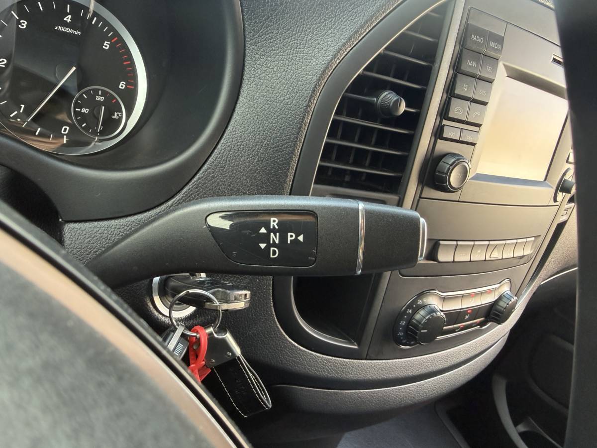 Mercedes-Benz Vito Mercedes-Benz Vito 119 1.9 CDI 190pk Automaat L2H1 LED Cruise Control Climate Control Trekhaak