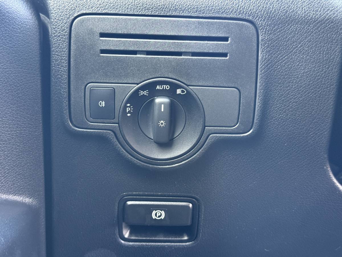 Mercedes-Benz Vito Mercedes-Benz Vito 119 1.9 CDI 190pk Automaat L2H1 LED Cruise Control Climate Control Trekhaak
