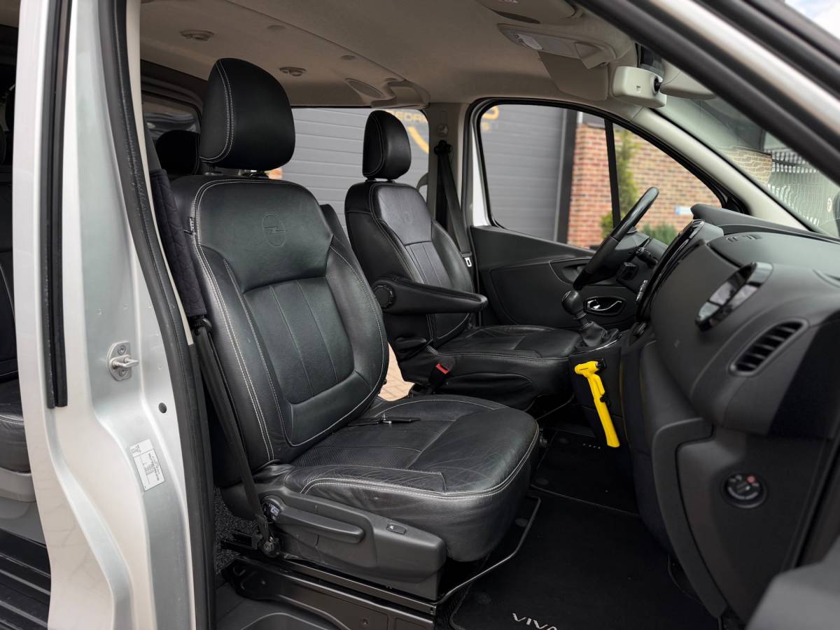 Opel Vivaro Opel Vivaro 1.6 CDTI L2H1 DC Innovation EcoFlex Dubbele Cabine Dubbele Schuifdeuren Airco Navi Keyless Entry Elk.Ramen Cruise Leer