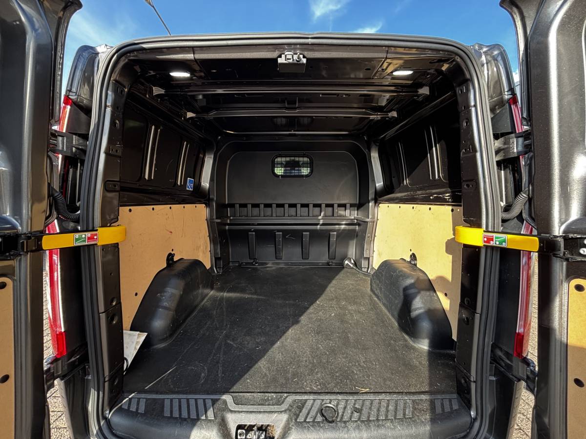 Ford Transit Custom Ford Transit Custom 300 2.0 TDCI L2H1 Limited DC