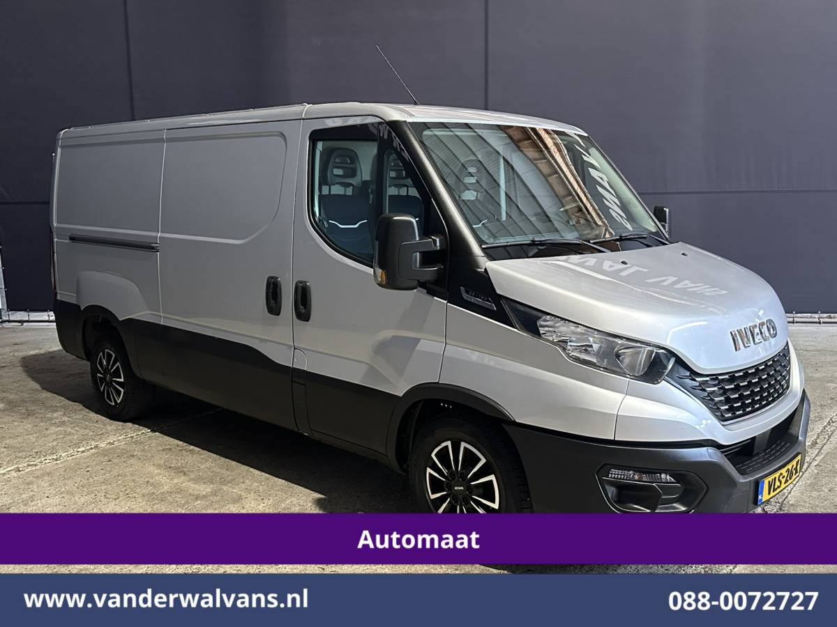 Iveco Daily Iveco Daily 35S16V 157pk Automaat 3500kg Trekhaak L2H1 Euro6 Airco | Camera | Navigatie | LM Velgen Cruisecontrol, Bijrijdersbank