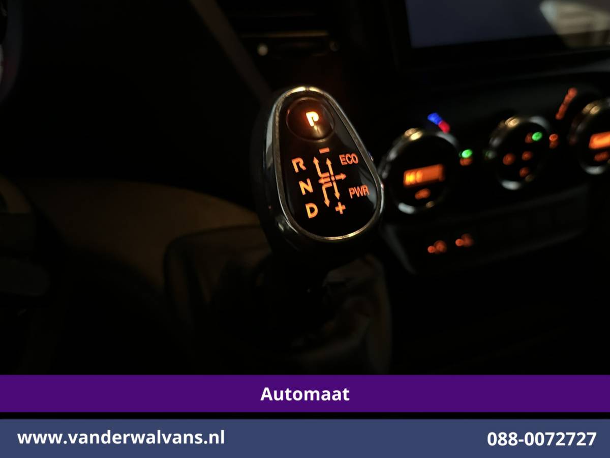 Iveco Daily Iveco Daily 35S16V 157pk Automaat 3500kg Trekhaak L2H1 Euro6 Airco | Camera | Navigatie | LM Velgen Cruisecontrol, Bijrijdersbank