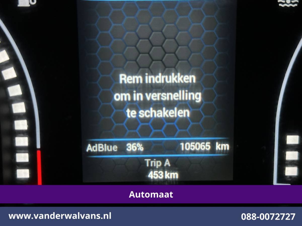 Iveco Daily Iveco Daily 35S16V 157pk Automaat 3500kg Trekhaak L2H1 Euro6 Airco | Camera | Navigatie | LM Velgen Cruisecontrol, Bijrijdersbank