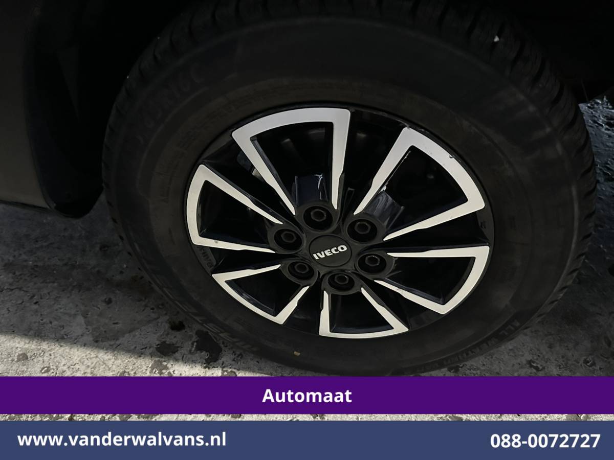 Iveco Daily Iveco Daily 35S16V 157pk Automaat 3500kg Trekhaak L2H1 Euro6 Airco | Camera | Navigatie | LM Velgen Cruisecontrol, Bijrijdersbank