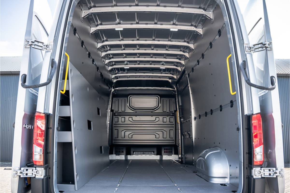 Volkswagen Crafter Volkswagen Crafter 2.0 TDI L4H3 | 177 PK | Automaat | LED | Camera | Carplay | Cruise | PDC | Airco | Trekhaak