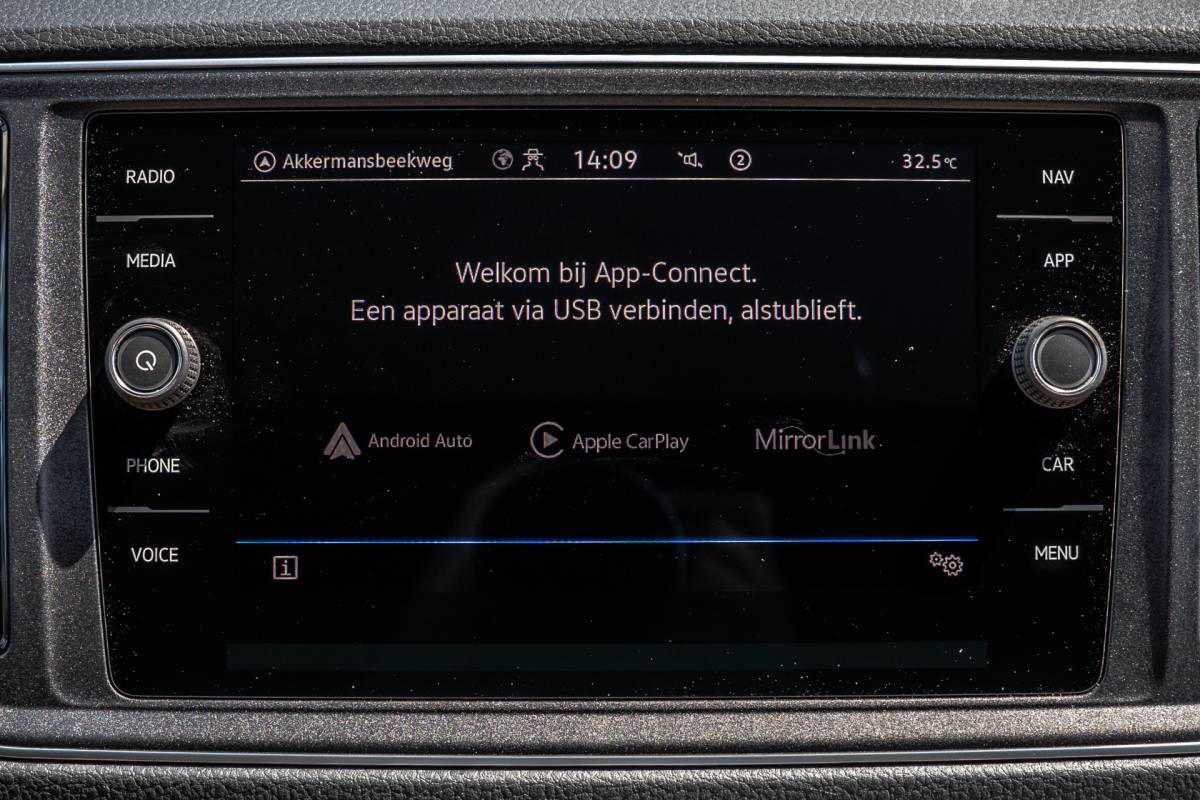 Volkswagen Crafter Volkswagen Crafter 2.0 TDI L4H3 | 177 PK | Automaat | LED | Camera | Carplay | Cruise | PDC | Airco | Trekhaak