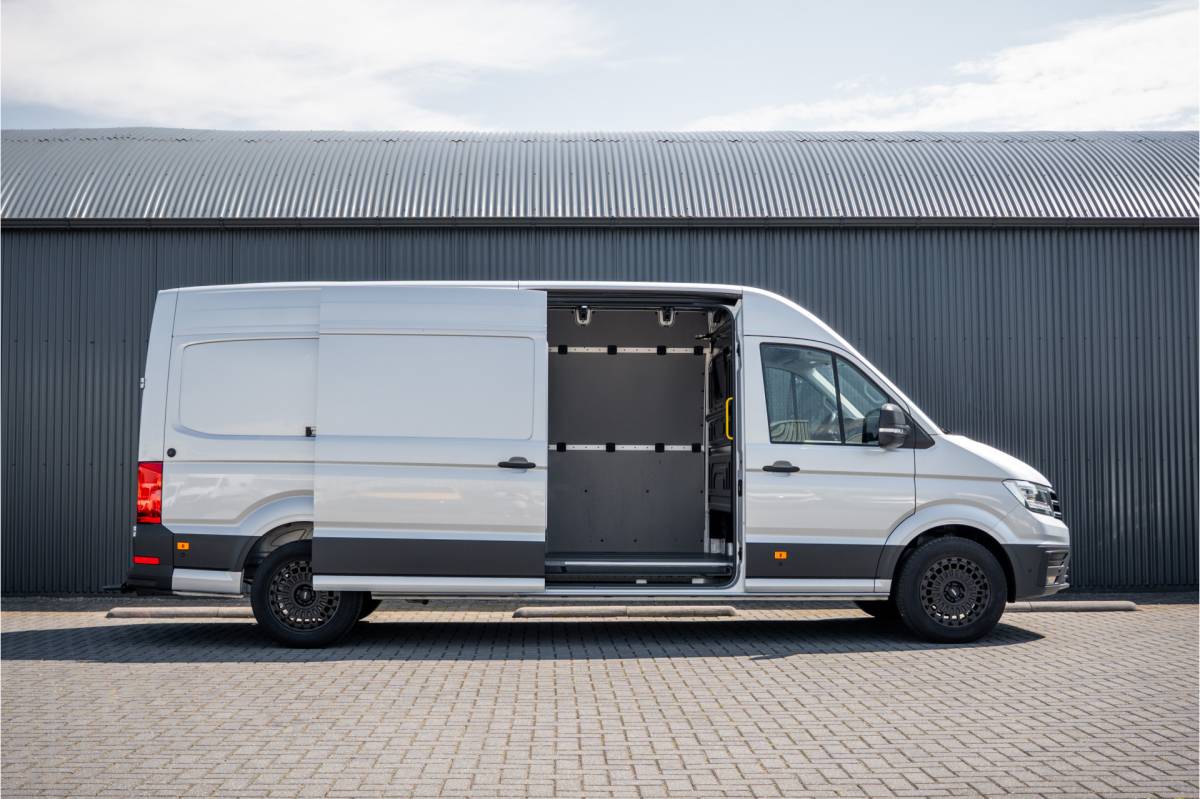 Volkswagen Crafter Volkswagen Crafter 2.0 TDI L4H3 | 177 PK | Automaat | LED | Camera | Carplay | Cruise | PDC | Airco | Trekhaak